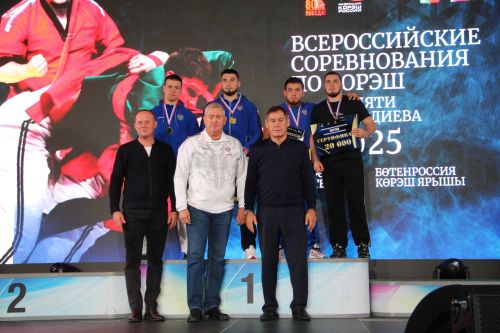 Заинские борцы заняли второе место во всероссийских соревнованиях памяти Р. Ш. Фардиева