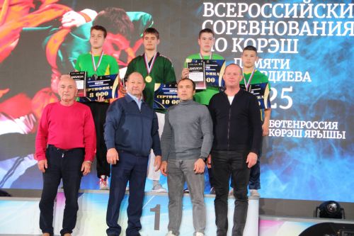 Заинские борцы заняли второе место во всероссийских соревнованиях памяти Р. Ш. Фардиева