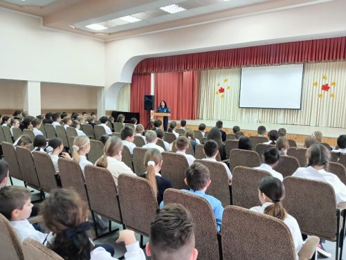 Сотрудники ОНД и ПР по Заинскому району напоминают родителям и детям, как уберечь ребенка от пожара и других опасностей