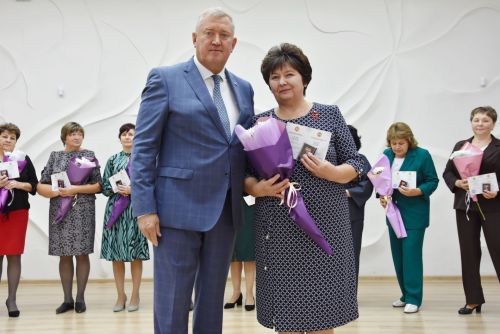 Заинские педагоги получили награды в честь Дня учителя
