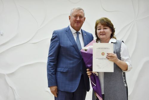Заинские педагоги получили награды в честь Дня учителя