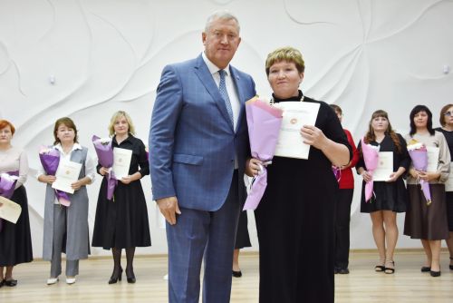 Заинские педагоги получили награды в честь Дня учителя