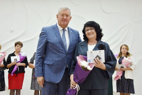 Заинские педагоги получили награды в честь Дня учителя