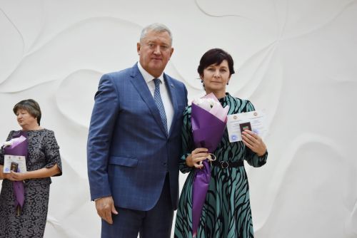 Заинские педагоги получили награды в честь Дня учителя