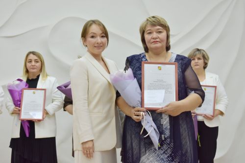 Заинские педагоги получили награды в честь Дня учителя