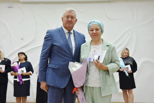 Заинские педагоги получили награды в честь Дня учителя