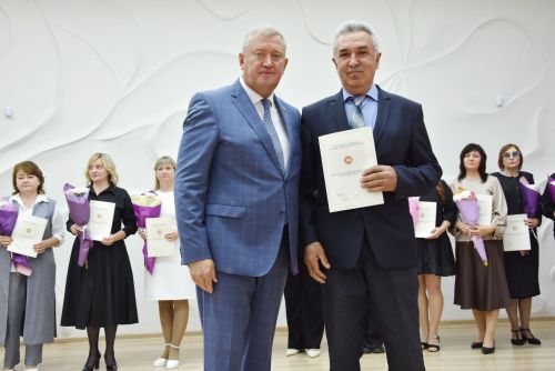 Заинские педагоги получили награды в честь Дня учителя