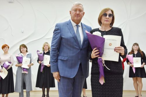 Заинские педагоги получили награды в честь Дня учителя