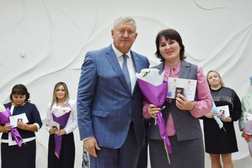 Заинские педагоги получили награды в честь Дня учителя