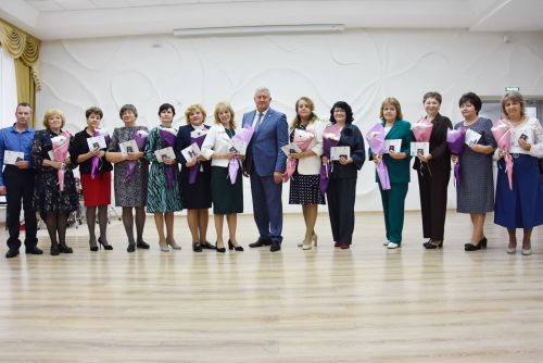 Заинские педагоги получили награды в честь Дня учителя