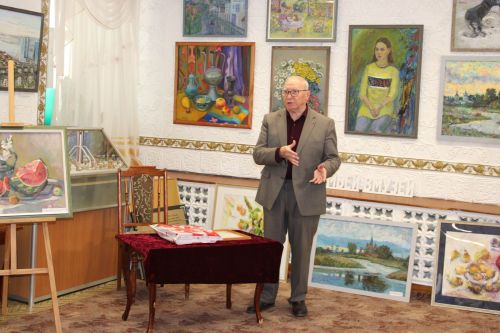 Мастер и его ученики: в Заинском музее открылась выставка Мадияра Хазиева