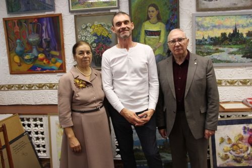 Мастер и его ученики: в Заинском музее открылась выставка Мадияра Хазиева