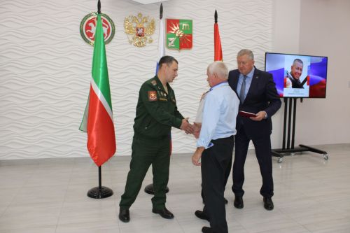 Зәйдә махсус хәрби операциядә һәлак булган геройларның гаиләләренә дәүләт бүләкләре тапшырылды