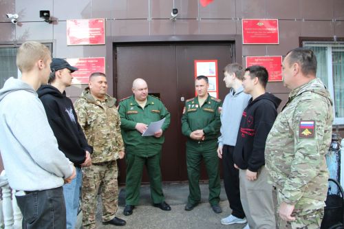 Зәйдән көзге чакырылышта беренче төркем егетләрне армияга озатуга әзерлек бара