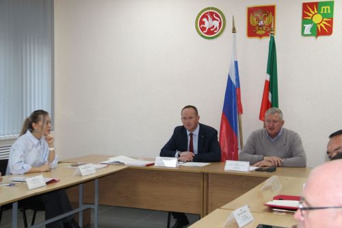 Зәйдән көзге чакырылышта беренче төркем егетләрне армияга озатуга әзерлек бара