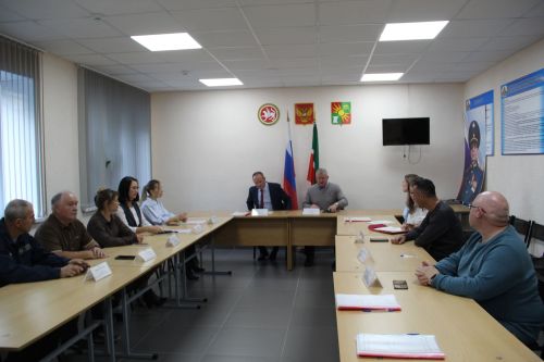 Зәйдән көзге чакырылышта беренче төркем егетләрне армияга озатуга әзерлек бара