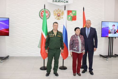 Зәйдә махсус хәрби операциядә һәлак булган геройларның гаиләләренә дәүләт бүләкләре тапшырылды