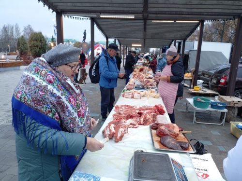 Осенняя ярмарка развернулась на центральной площади Заинска
