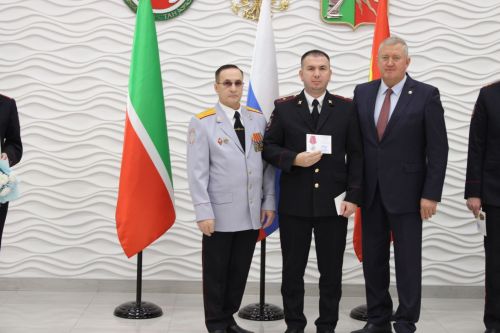 Зәйдә полиция хезмәткәрләре һөнәри бәйрәмнәрен билгеләп үтте