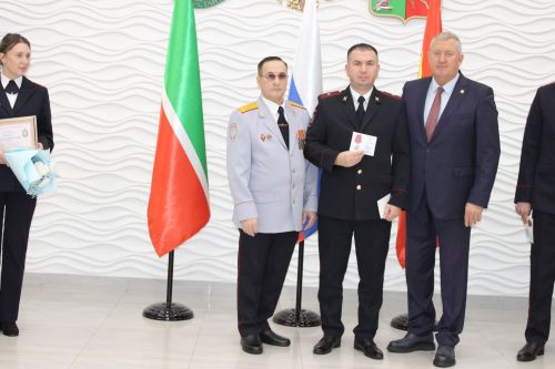 Зәйдә полиция хезмәткәрләре һөнәри бәйрәмнәрен билгеләп үтте