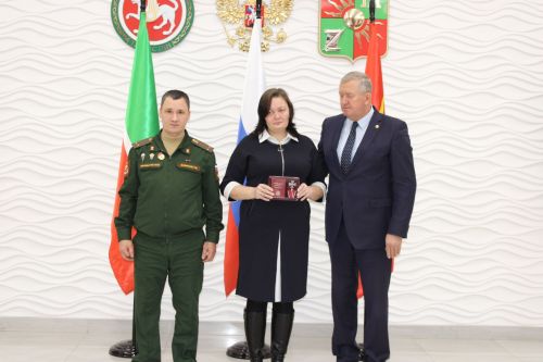 Зәйдә махсус хәрби операциядә һәлак булган геройларның гаиләләренә дәүләт бүләкләре тапшырылды