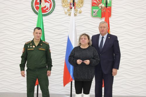 Зәйдә махсус хәрби операциядә һәлак булган геройларның гаиләләренә дәүләт бүләкләре тапшырылды