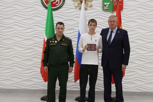 Зәйдә махсус хәрби операциядә һәлак булган геройларның гаиләләренә дәүләт бүләкләре тапшырылды