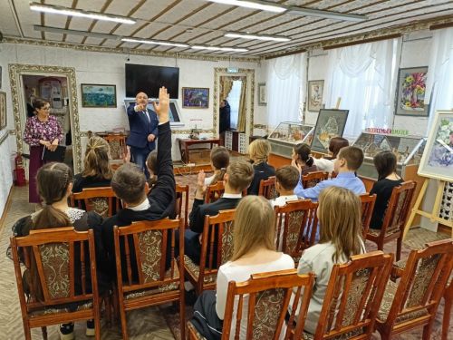 В Заинском краеведческом музее школьники повторили правила дорожной безопасности