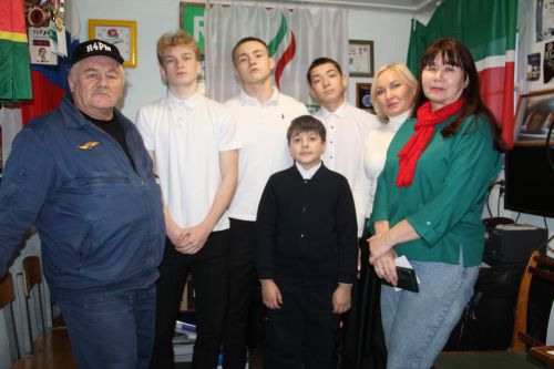 Космонавт Олег Платонов пообщался со школьниками городов Азнакаево и Заинска