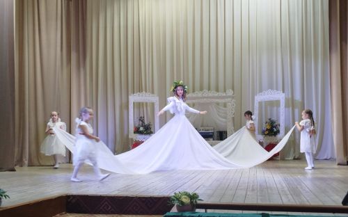 Иске Зәйдә Әниләр  һәм гармунчылар көненә багышланган концерт булды