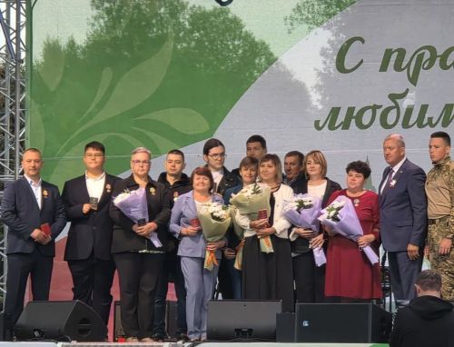 Иске Зәйдән хәрбиләр өчен эчке киемнәр тегүче Ирина «Фронтка ярдәм өчен» медале белән бүләкләнде