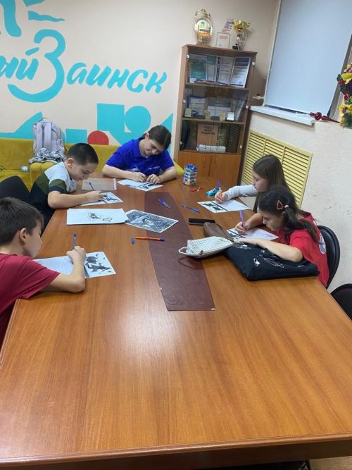 Зәй балалары хәрбиләргә хатлар яза