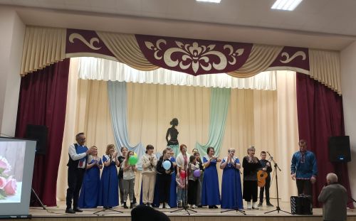 Мирный бистәсендә әниләргә назлы котлау сүзләре яңгырады