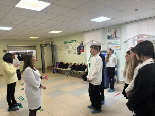 Выбор в пользу медицины: заинские старшеклассники познакомились с будущей профессией