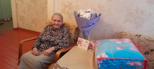 90 лет мудрости и добрых рук: Заинская ЦРБ поздравила с юбилеем ветерана труда Галину Перцеву