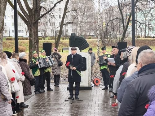 Сегодня в Заинске почтили память бывшего главы Заинского района Рината Фардиева