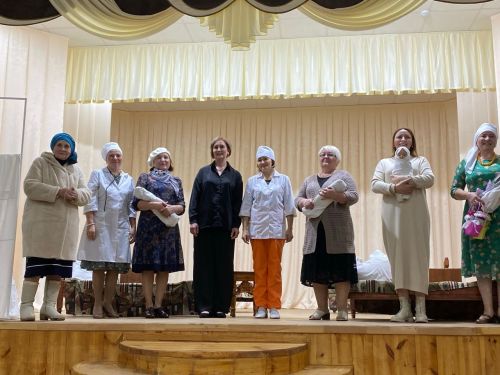 Аксар сәхнәсендә –  «Әниләр һәм бәбиләр» спектакле