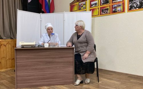 Аксар сәхнәсендә –  «Әниләр һәм бәбиләр» спектакле