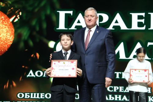 Зәйдә узган уку алдынгылары чыршы бәйрәменнән фоторепортаж