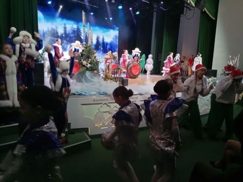 Зәйдә уку алдынгыларының  «Чыршы бәйрәме» уза