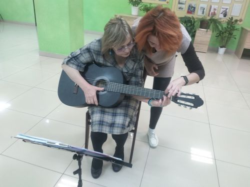 Мирный бистәсе мәдәният йортында гитарада уйнау буенча мастер-класс оештырылды