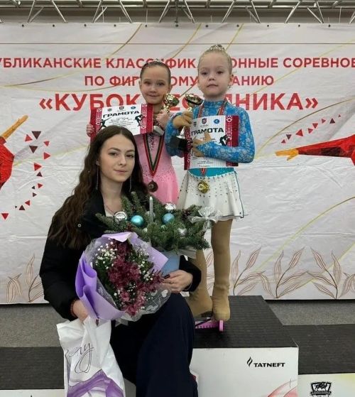 Зәйнең фигуралы шуучылары Әлмәттә узган ярышларда чыгыш ясады