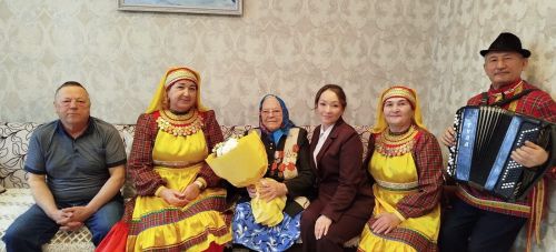 В Заинске чествуют 95-летнюю труженицу тыла