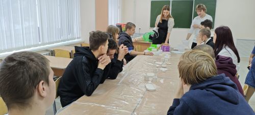 В Заинском политехническом колледже прошел инклюзивный мастер-класс по гипсовому литью
