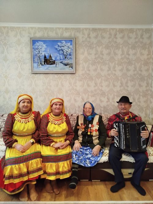 В Заинске чествуют 95-летнюю труженицу тыла