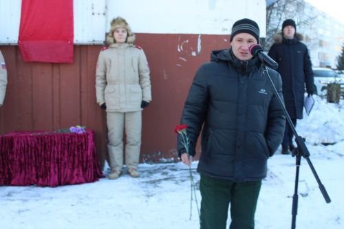 В Заинске установлена памятная доска герою Ниязу Харрасову
