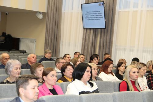 Заинск готовится к Новому году: меры безопасности на дорогах и в праздничные дни