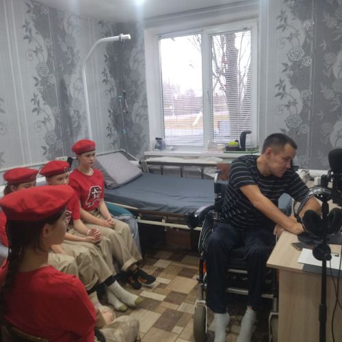 Югары Мәлем мәктәбе яшьармиячеләре көчле рухлы егет янында булды
