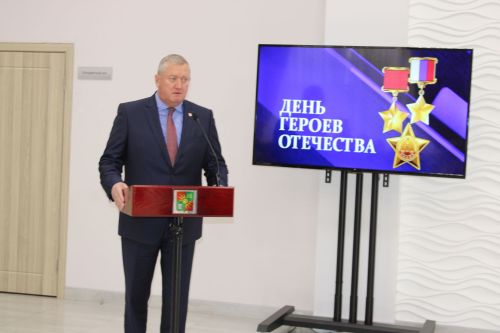 Зәйдә Ватан Геройлары көнендә махсус операциядә һәлак булганнарның гаиләләренә дәүләт бүләкләре тапшырылды