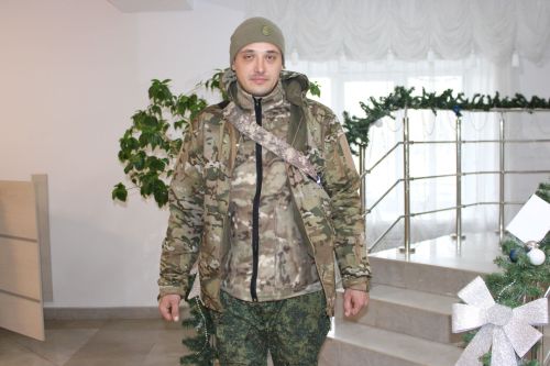 Зәйдә хәрбиләр белән очрашуда егетләргә батырлыклары өчен медальләр тапшырылды